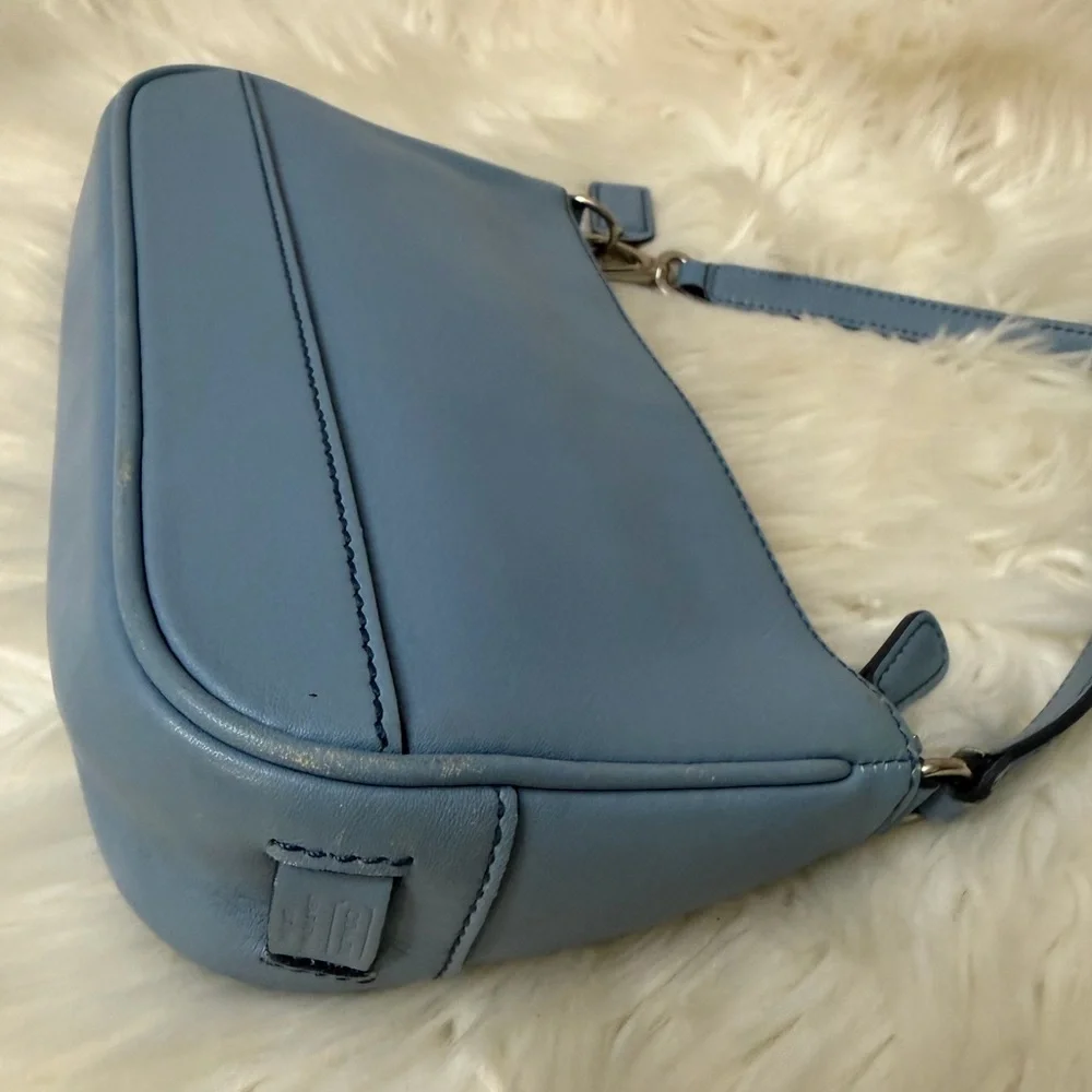 Vintage COACH Hampton Light Blue
Leather Demi Shoulder Purse Y2K 7785 - Picture 5 of 8
